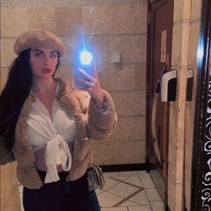 Meet your Posher, Hailey